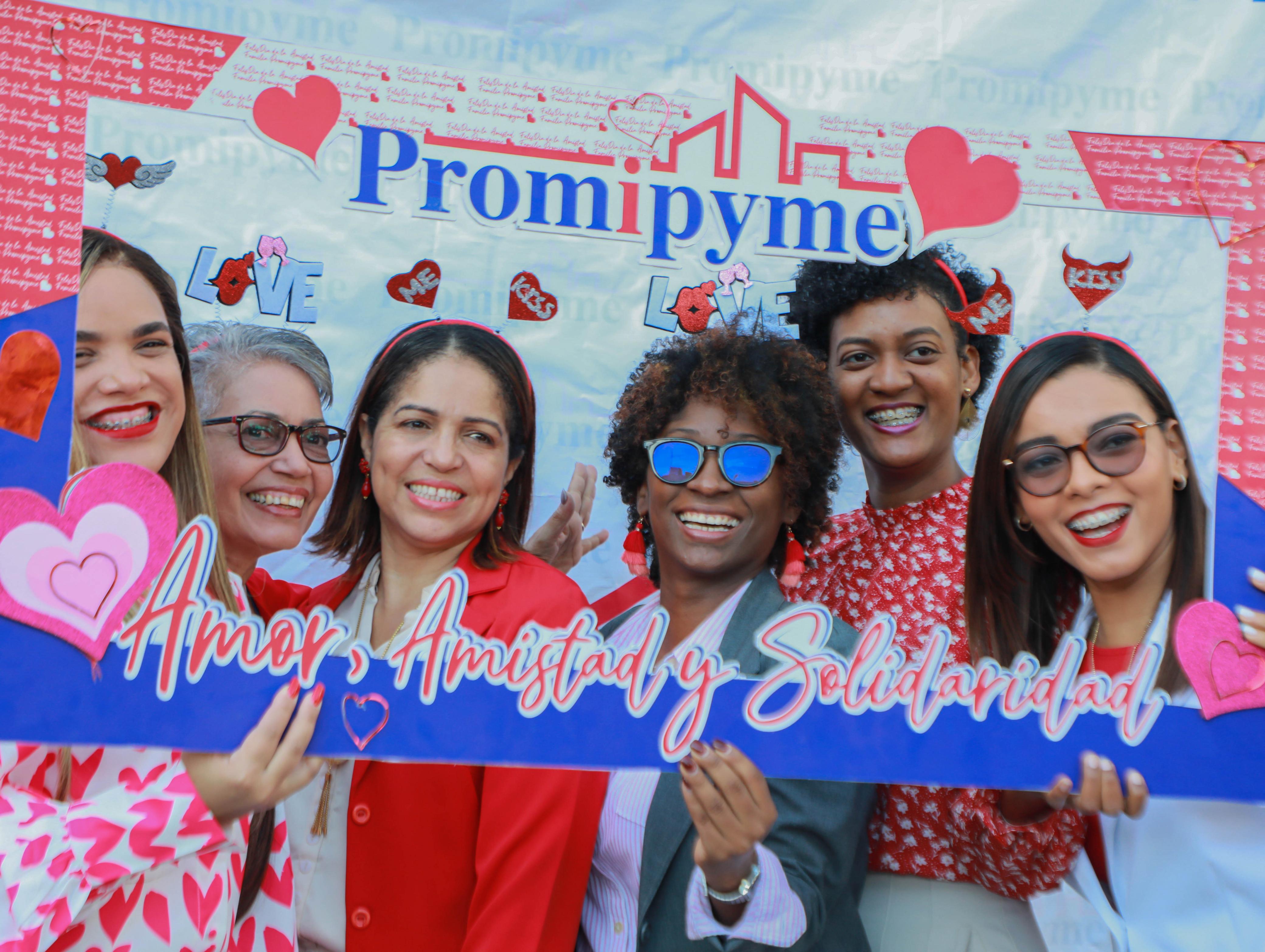 Promipyme celebra con júbilo Día del Amor y Amistad